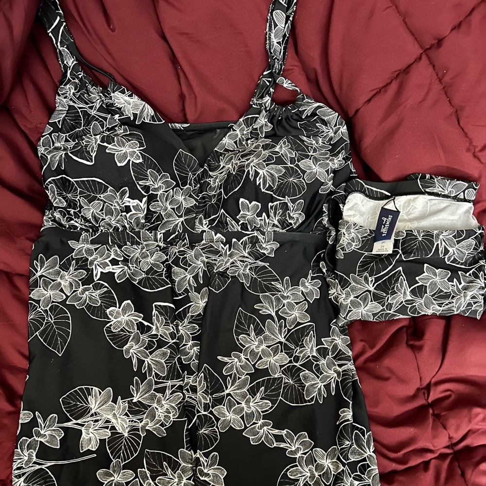 Size 24 Swimdress and bottoms